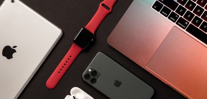Apple — Apple Doubles Inventory as Memory Constraints Threaten Future Growth