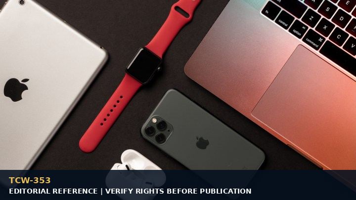 Apple — Apple Doubles Inventory as Memory Constraints Threaten Future Growth
