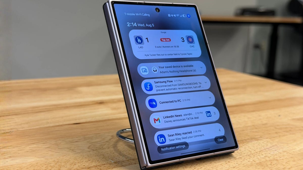Samsung — Galaxy Z Fold 8 Enhanced by Carbon Case and Snap Ring
