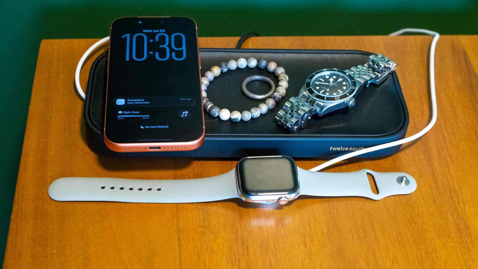 Twelve South — Twelve South Introduces Compact Valet Charger for Nightstands